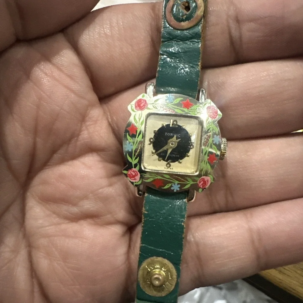 Working Vintage Torvic Ladies Floral Watch Swiss Made Manual Wind 23mm Run